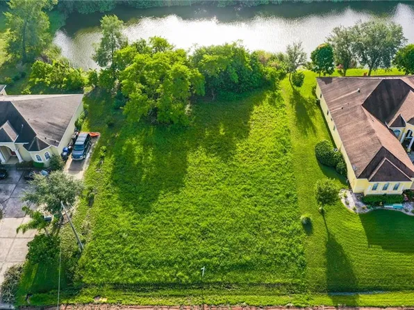 1102 SE 6th St, Ruskin, FL 33570