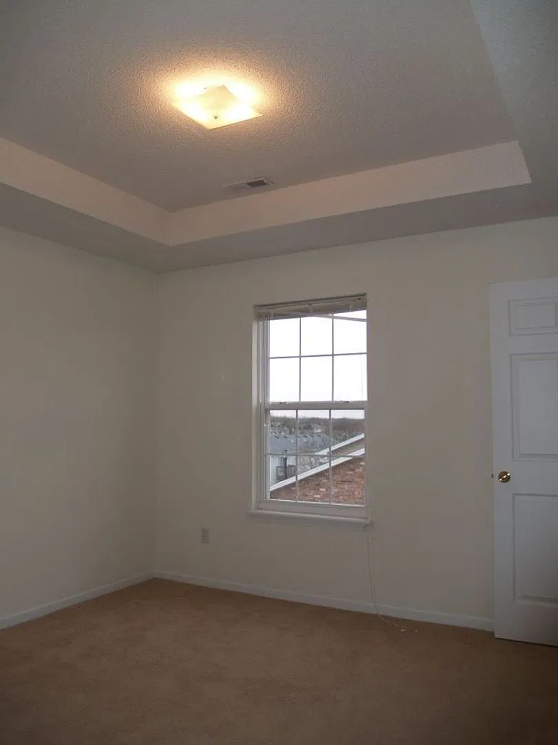 The Hill - 2 bed 2 bath — Photo 4