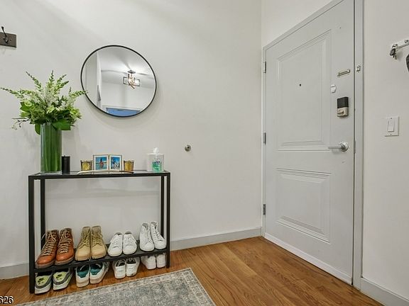 4th image of 52 Lincoln Ave