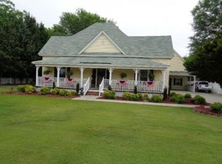 203 E Harrington Ave, Broadway, NC 27505