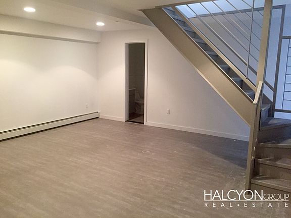 4th image of 298 Tompkins Ave APT 3