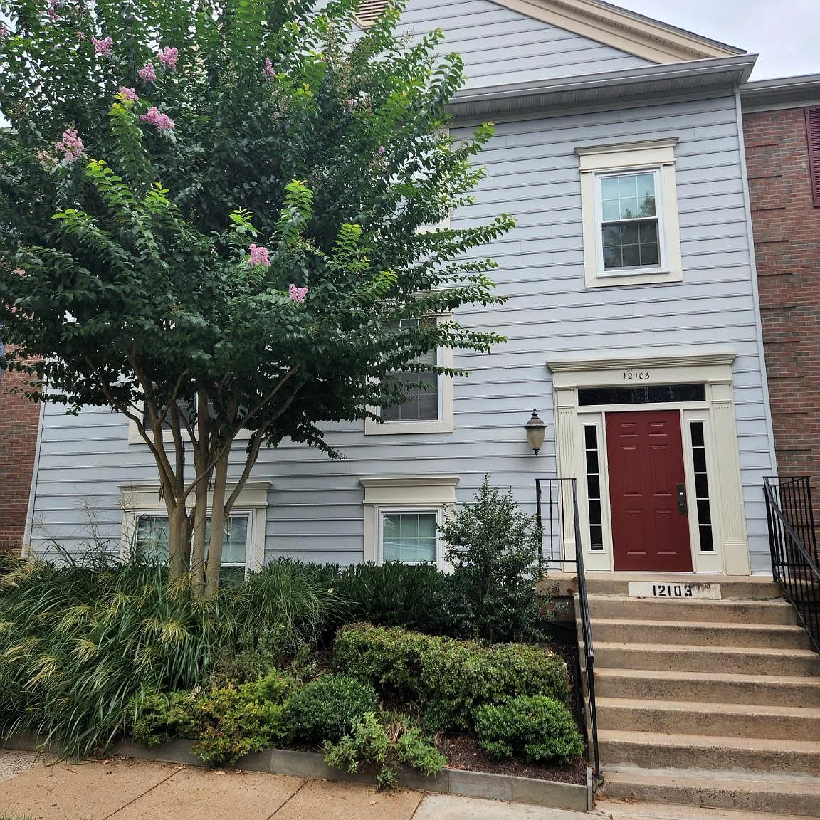 2 bed, 2.0 bath, 940 sqft, $2,200 — Photo 1