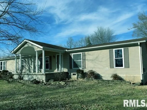 706 N Palmer St, West Frankfort, IL 62896