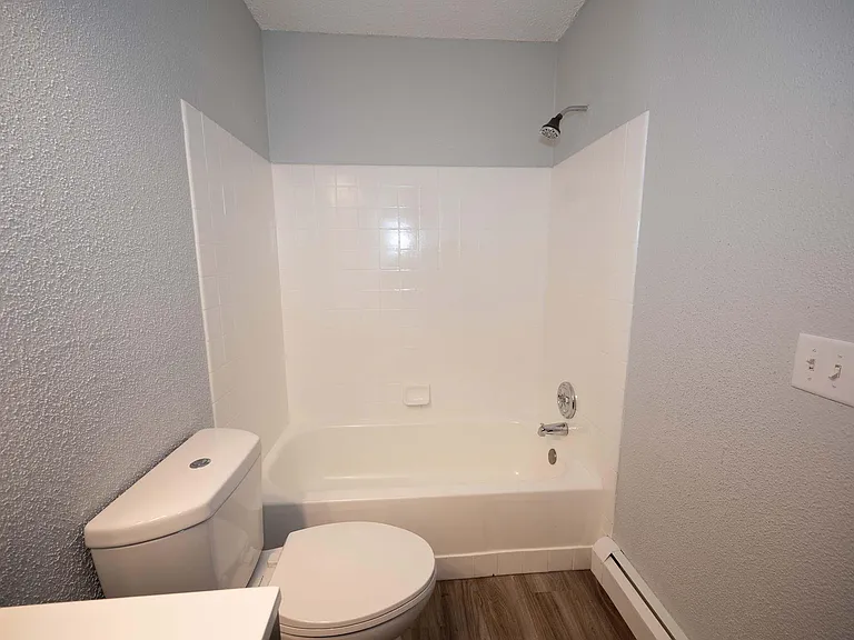 Meadow Park Apartments — Photo 46
