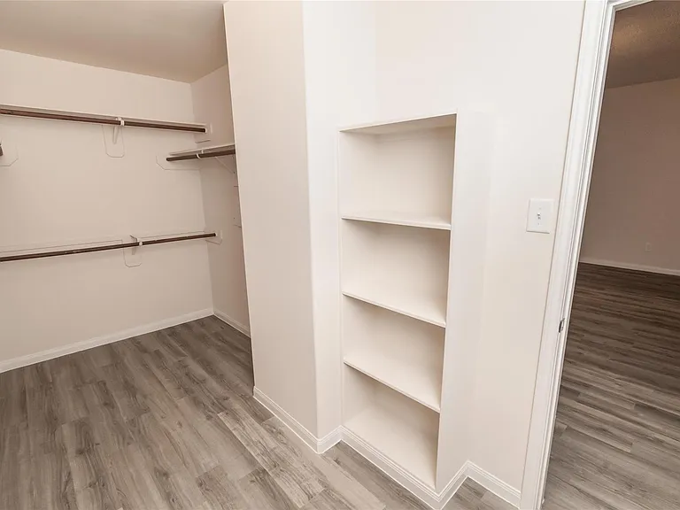6247 Brenwood Cir — Photo 10