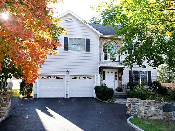 2nd image of 1 Haviland Ln