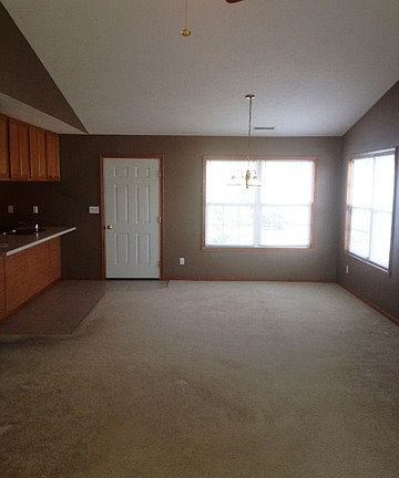 4th image of 6443 Oak Crest Ln #27A