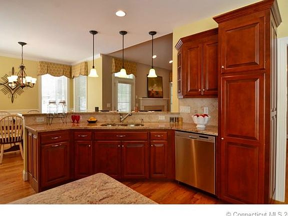 2nd image of 56 Montauk Way