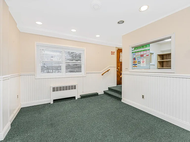 3060 Roberts Ave — Photo 12