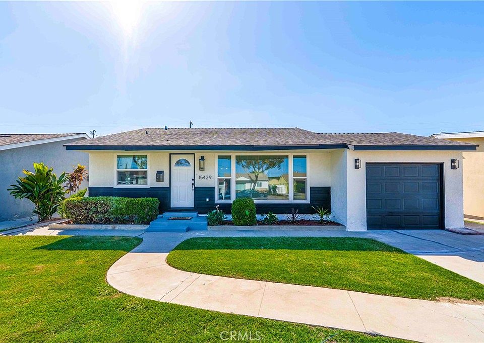 1st image of 15429 Piuma Ave