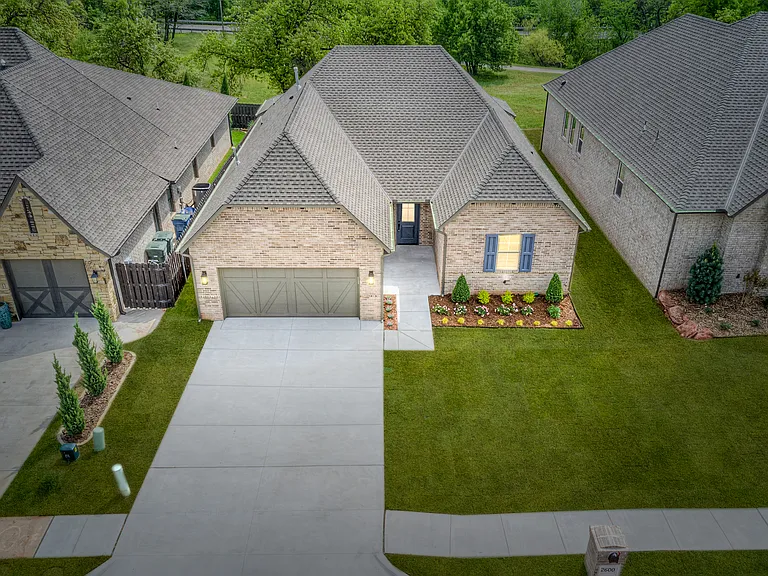 2600 Woods Edge Dr — Photo 43