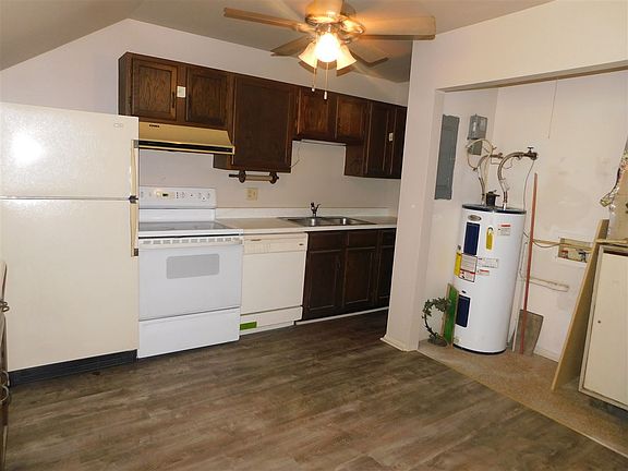 2nd image of 5044 Kenwood Ct APT D