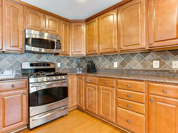 5th image of 14299B Brushwood Way