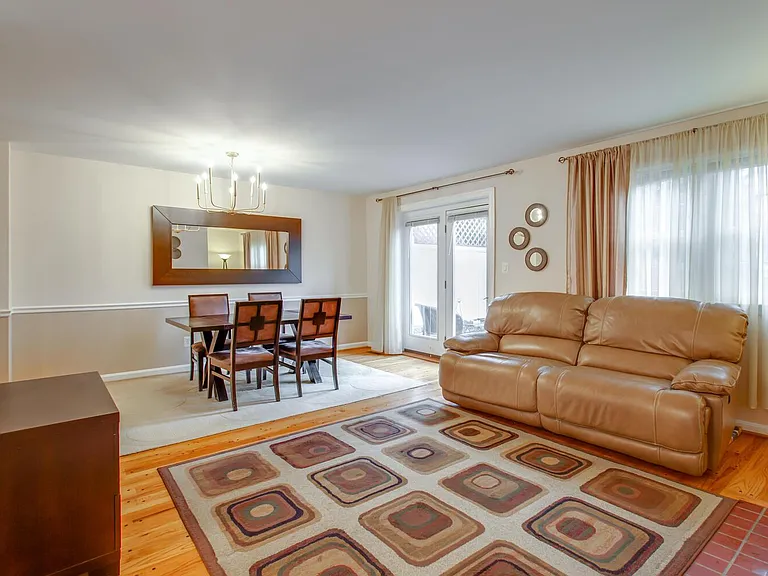 6063 Hardwick Pl — Photo 8