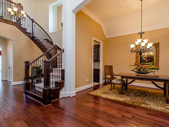 3rd image of 7019 Gossamer Ln