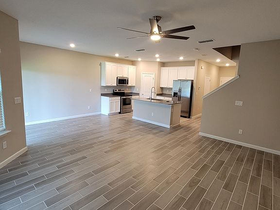 5th image of 51 Appleton Ct