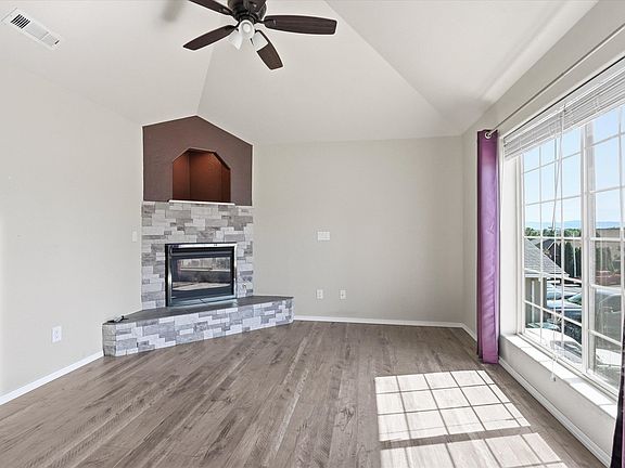 4th image of 1056 Highlands Dr