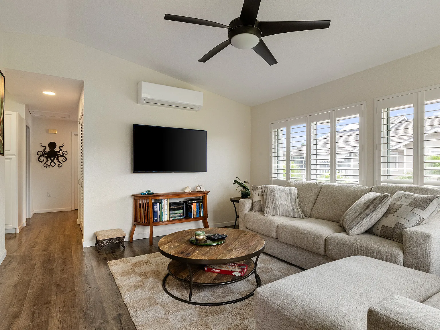 2 bed, 847 sqft, $4,250 — Photo 2