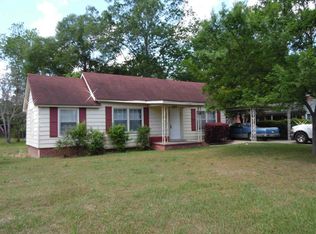 130 S 3rd St, Cochran, GA 31014