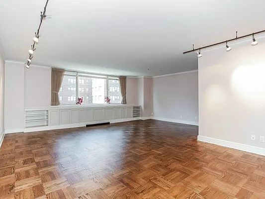 Sold by Sotheby's International Realty | media 3