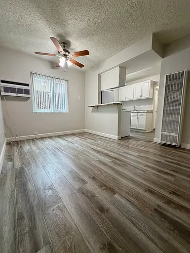 12414 Dunrobin Ave #5 Photo 1