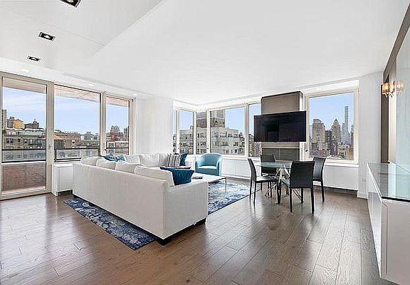 4th image of 30 E 85th St APT 14A
