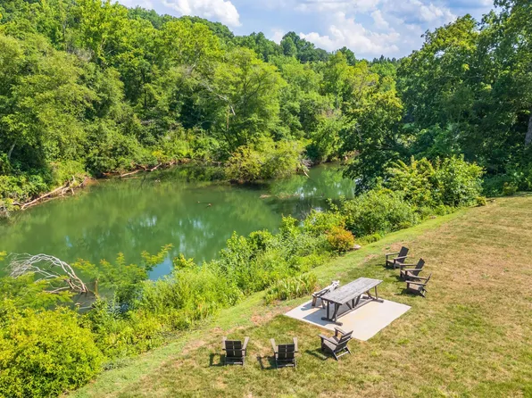 305 River Pointe Cir NE, Charleston, TN 37310