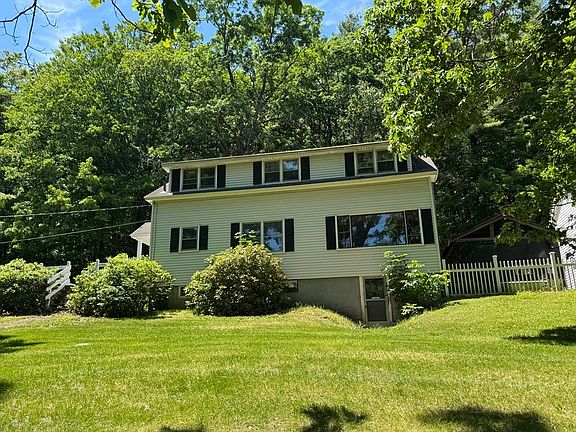 2nd image of 223 Main Rd