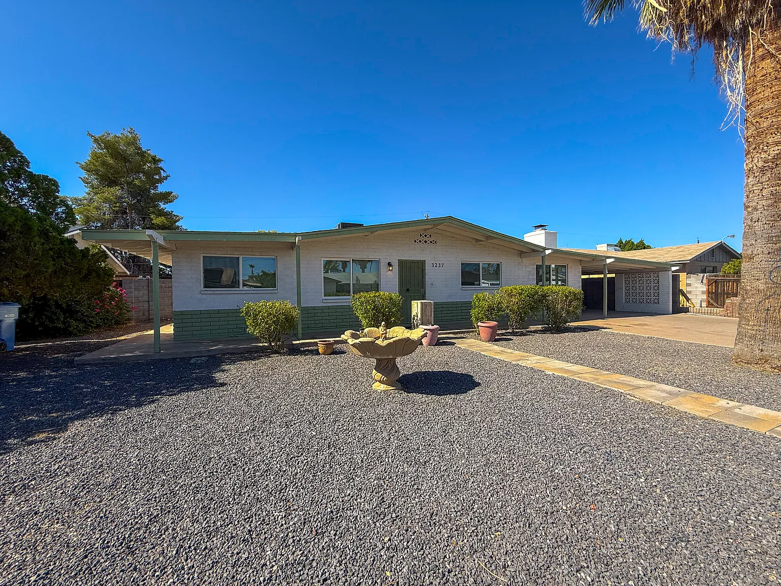 4 bed, 1915 sqft, $2,295 — Photo 3