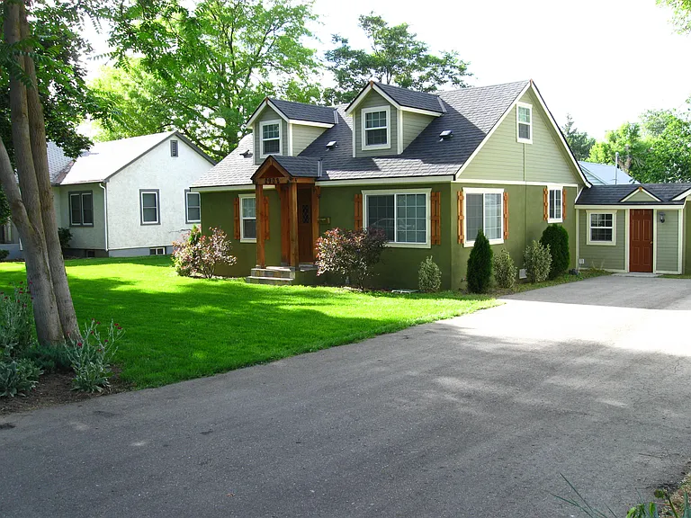 2902 W Agate St #1 — Photo 3