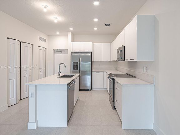 3rd image of 8001 NW 41st St #208