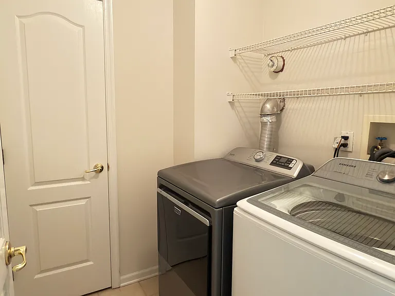13 Amy Dr — Photo 10