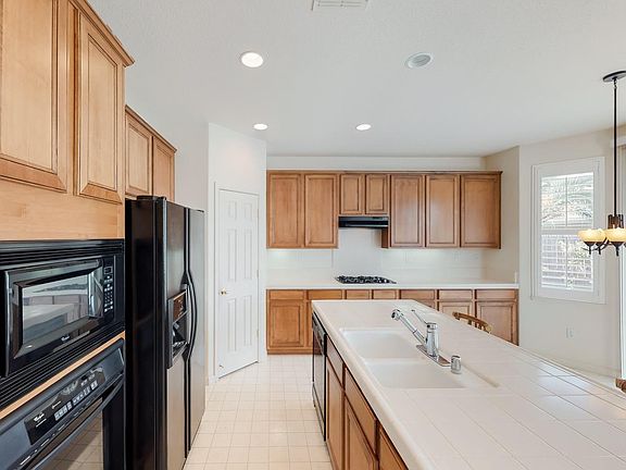 3rd image of 151 Greg Thatch Cir