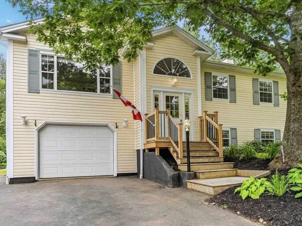 14 Acadia Dr, Kentville, NS B4N 5E1