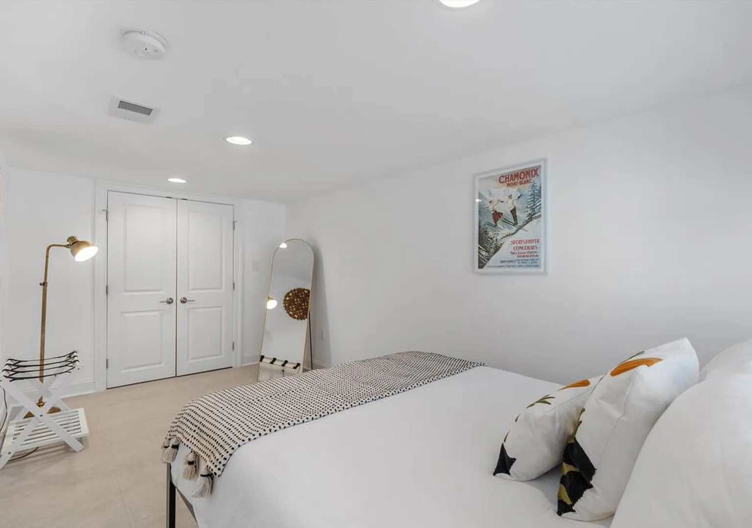 Stone's Throw from Capitol Hill / Free Parking — Photo 4