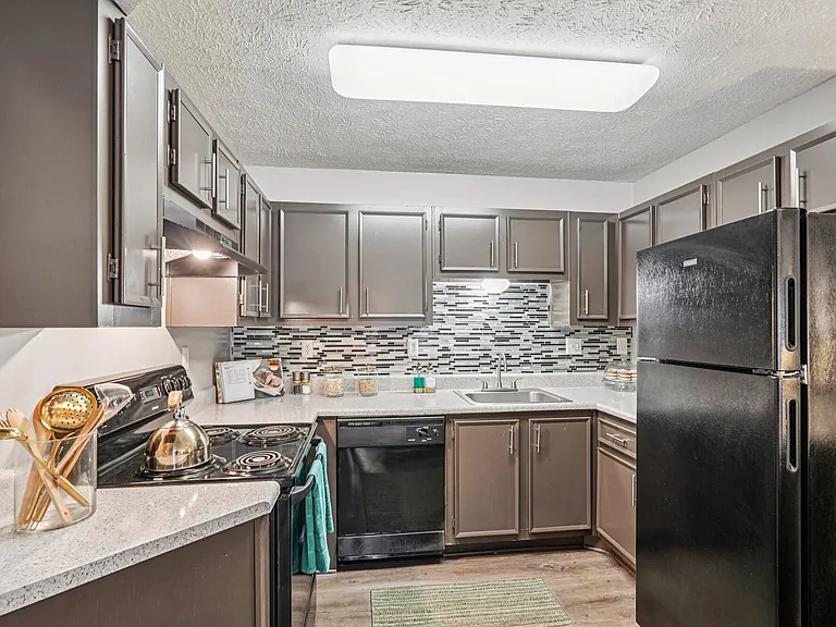 Birch Landing Apartments — Photo 10