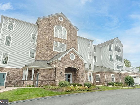 3rd image of 4780F Water Park Dr #4780F