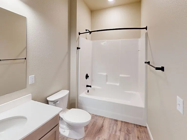 10Bedrock Apartments — Photo 48