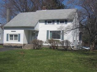 5 Burtonwood Pl, Delmar, NY 12054