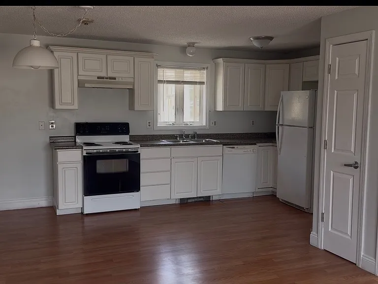 13 Pezzullo St #4 — Photo 7