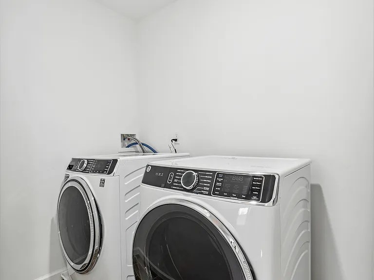 531 Livingston St #B — Photo 13
