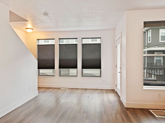 4th image of 1789 W Dalmeny Way