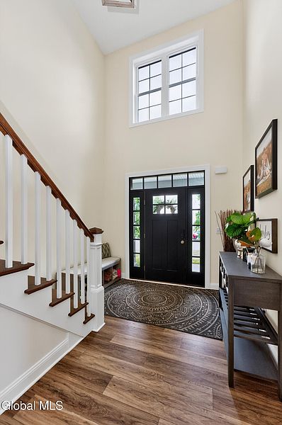 5th image of 4 Magnolia Court