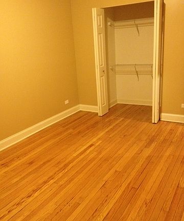 5th image of 920 W Ainslie St APT 1S