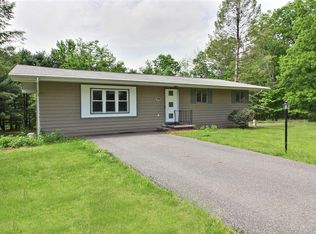 304 Hemlock Ln, Stroudsburg, PA 18360
