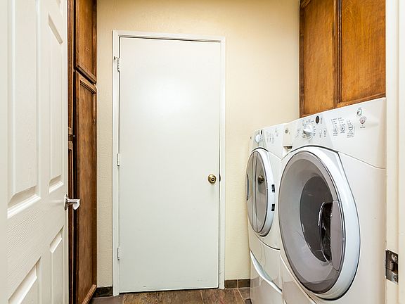 4th image of 5400 Buena Ventura Way