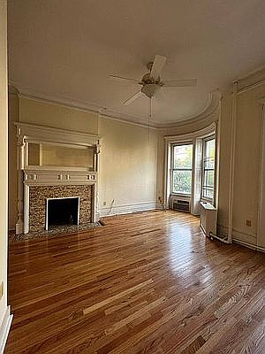 3rd image of 130 W 81st St #2