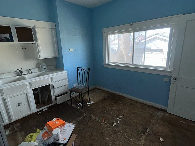 2345 Iowa St — Photo 29