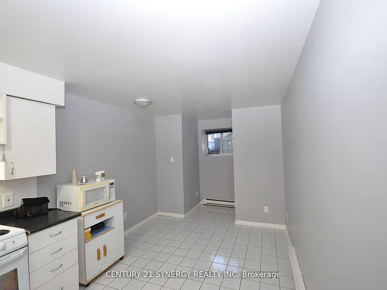 450 Maclaren St #2 — Photo 6