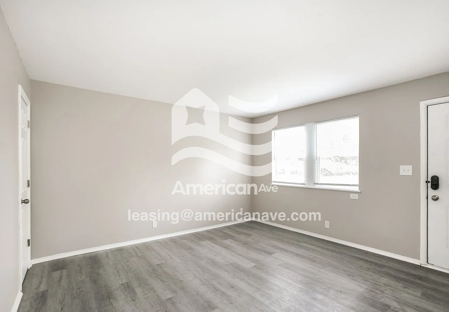 3 bed, 1.0 bath, 936 sqft, $1,585 — Photo 3
